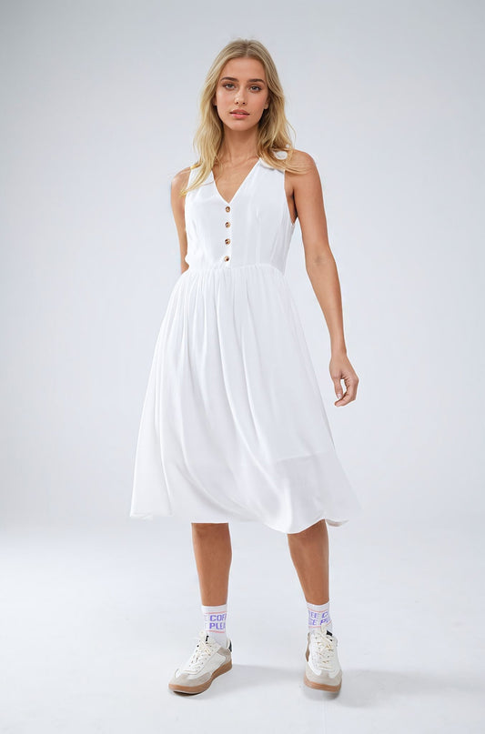Robe blanche boutonnée