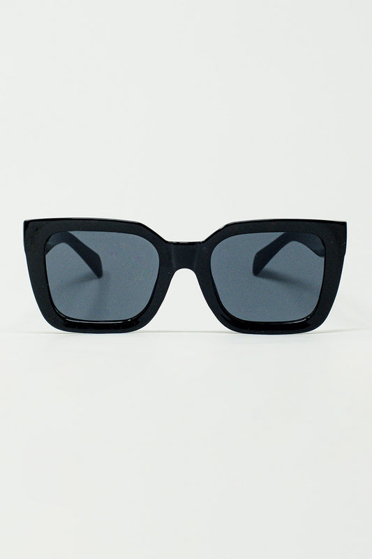 Lunettes de soleil carrées avec verres foncés en noir