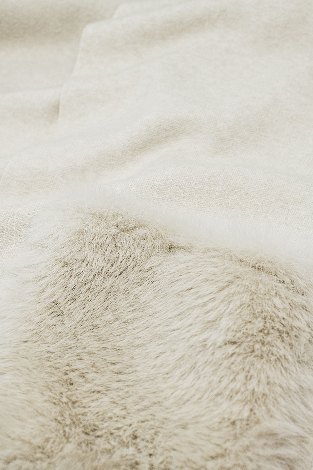 crème Cardigan maxi en tricot de haute qualité avec poches en fourrure