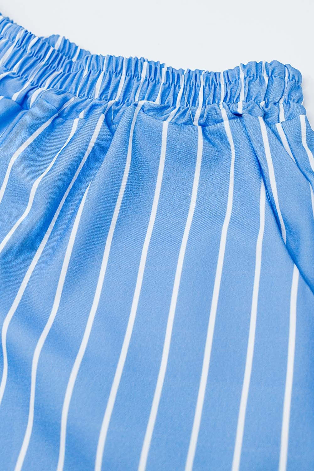 Short fluide rayé bleu