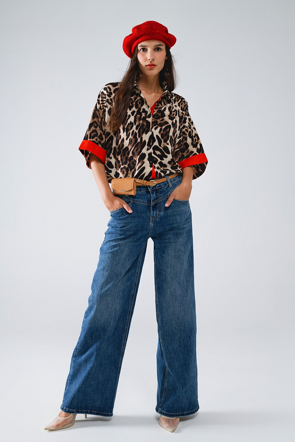Chemise à manches 3/4 en léopard avec détails rouges