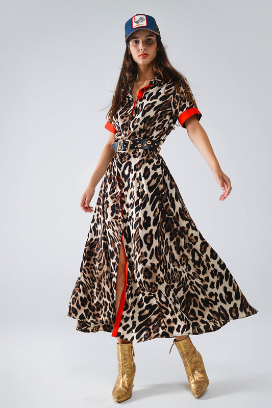Robe longue boutonnée en léopard avec détails rouges