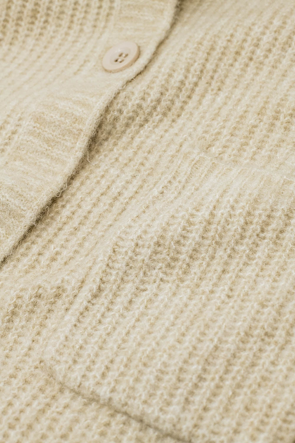 Cardigan long côtelé avec poches et capuche en crème