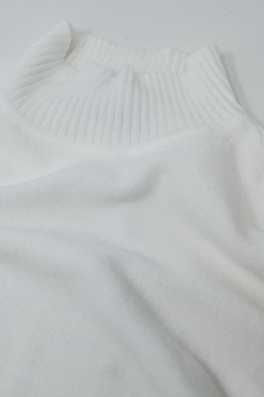 pull blanc surdimensionné en maille douce avec manches côtelées