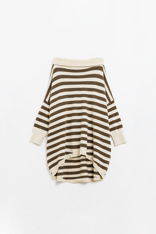 Pull oversize à col haut avec ailes de chauve-souris et rayures en crème et marron