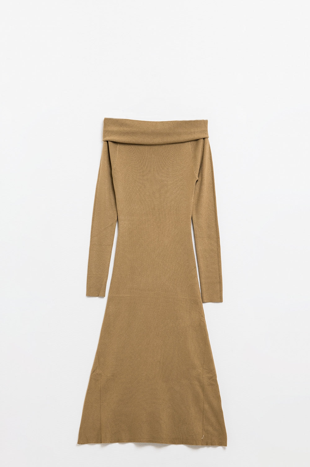 Robe longue à larges bretelles en maille camel