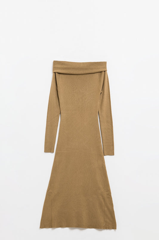 Robe longue à larges bretelles en maille camel