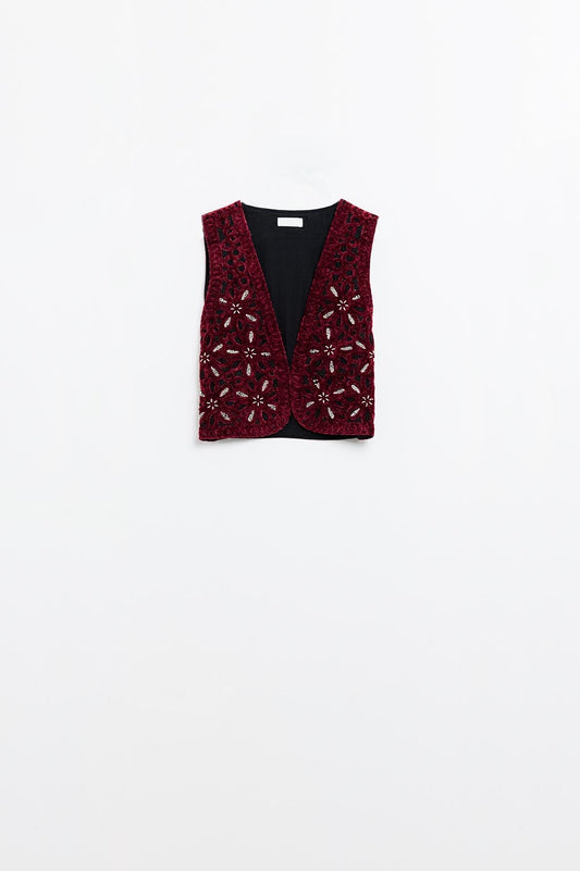 Gilet court en velours brodé de perles bordeaux