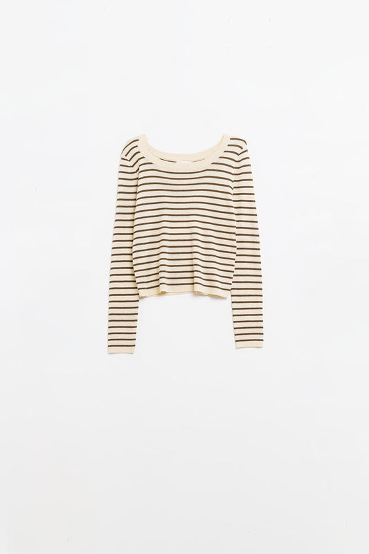 Pull en maille fine rayée beige avec col bateau