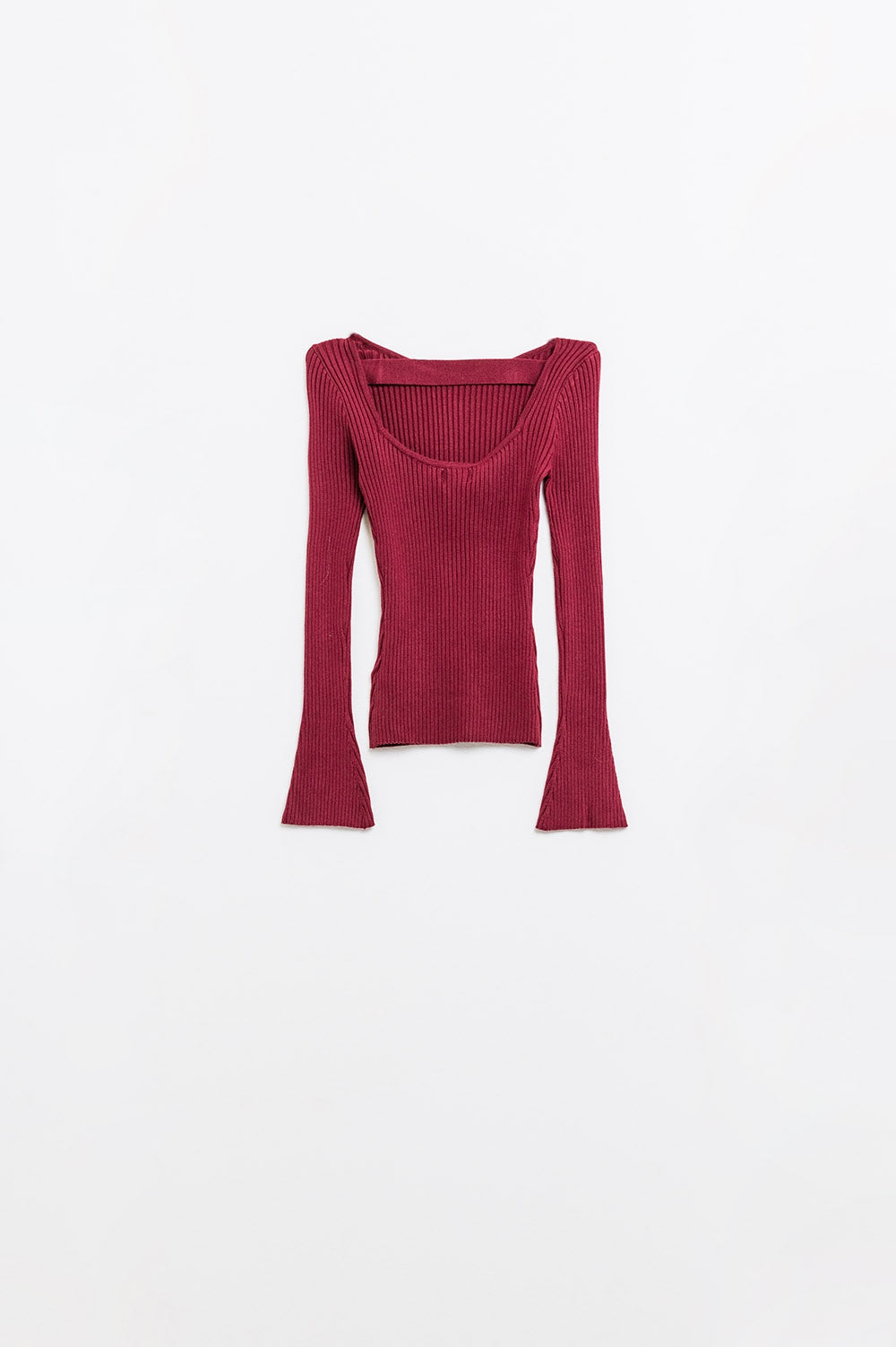 pull-over côtelé bordeaux à dos ouvert