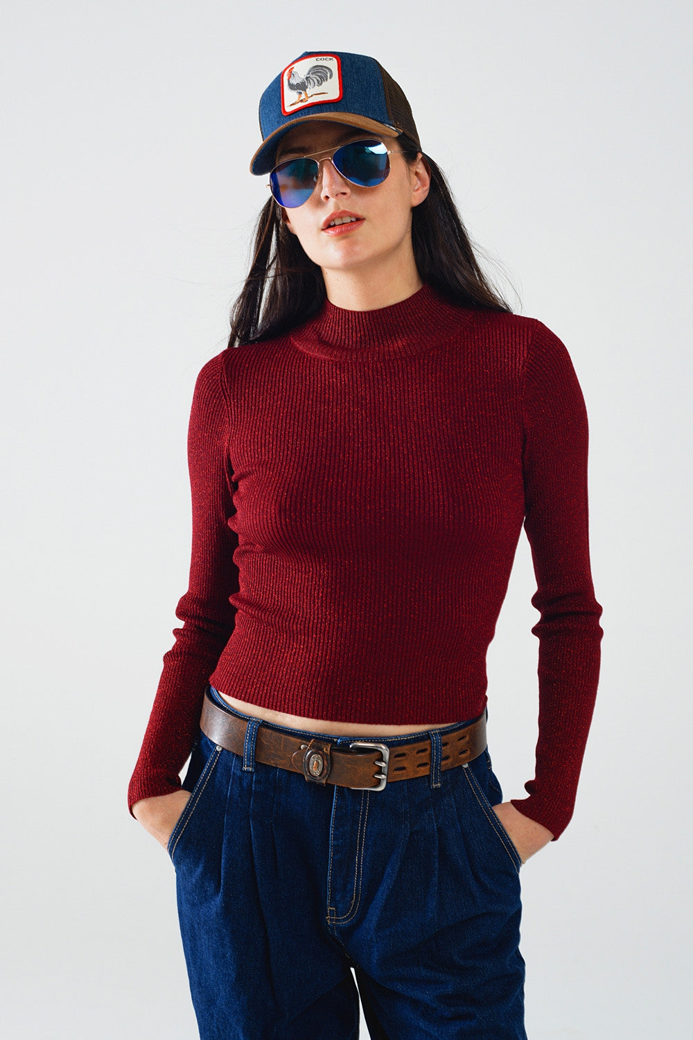 Pull à manches longues à col roulé et paillettes rouges étincelantes