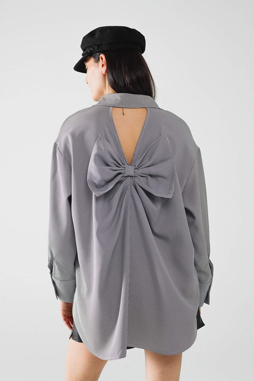 Chemise oversize en vichy avec nœud en noir et blanc