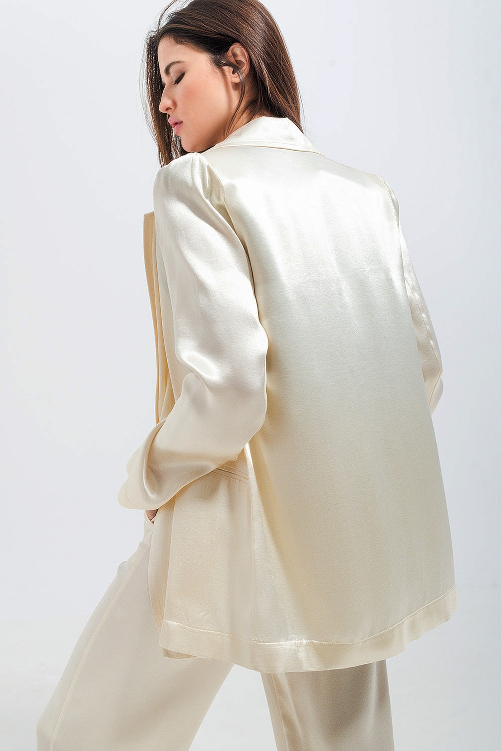 Blazer en satin crème