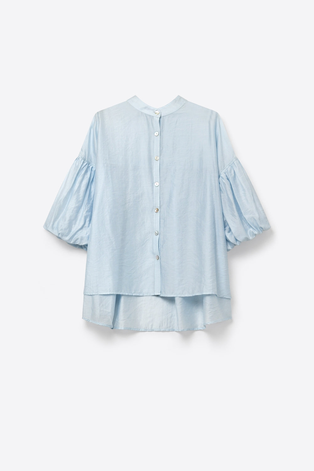 Blouse à manches bouffantes boutonnée au dos bleu clair