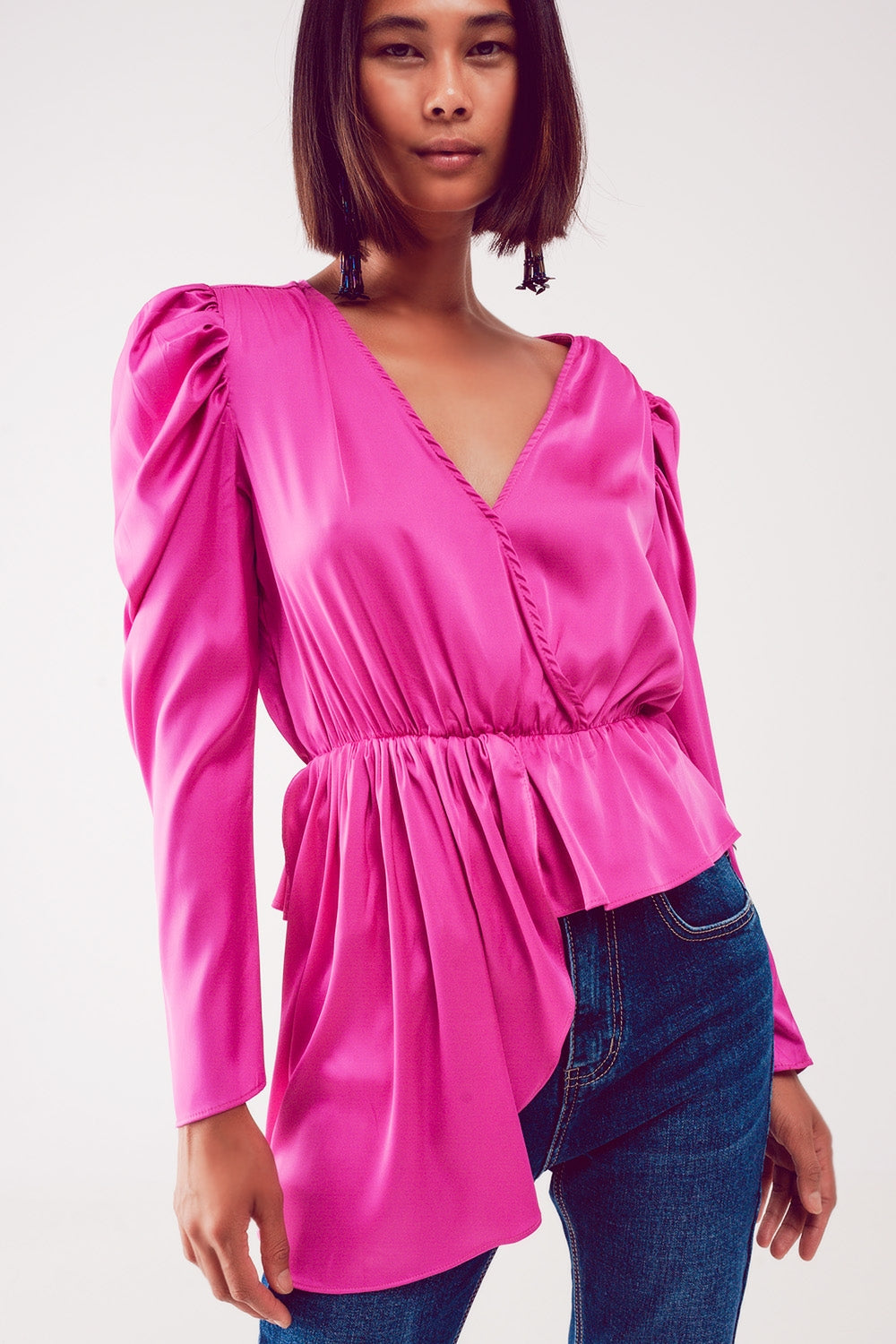 Blouse asymétrique à manches bouffantes en fuchsia
