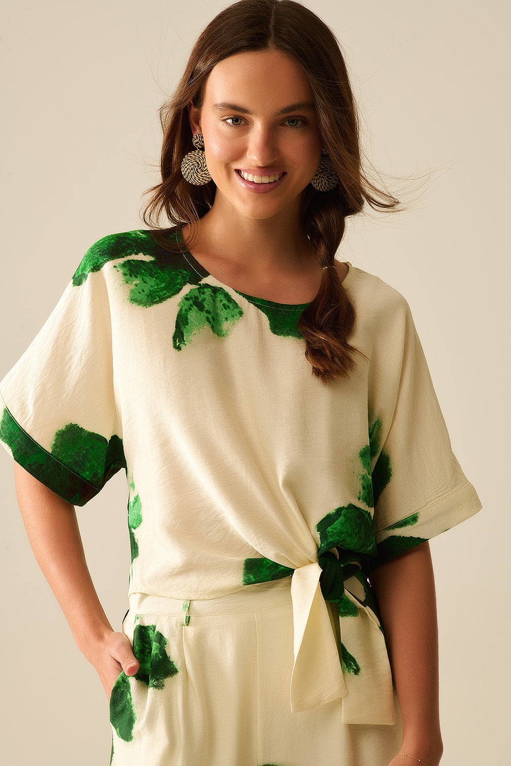 Blouse Courte avec Imprimé Floral Vert Nouée à la Taille