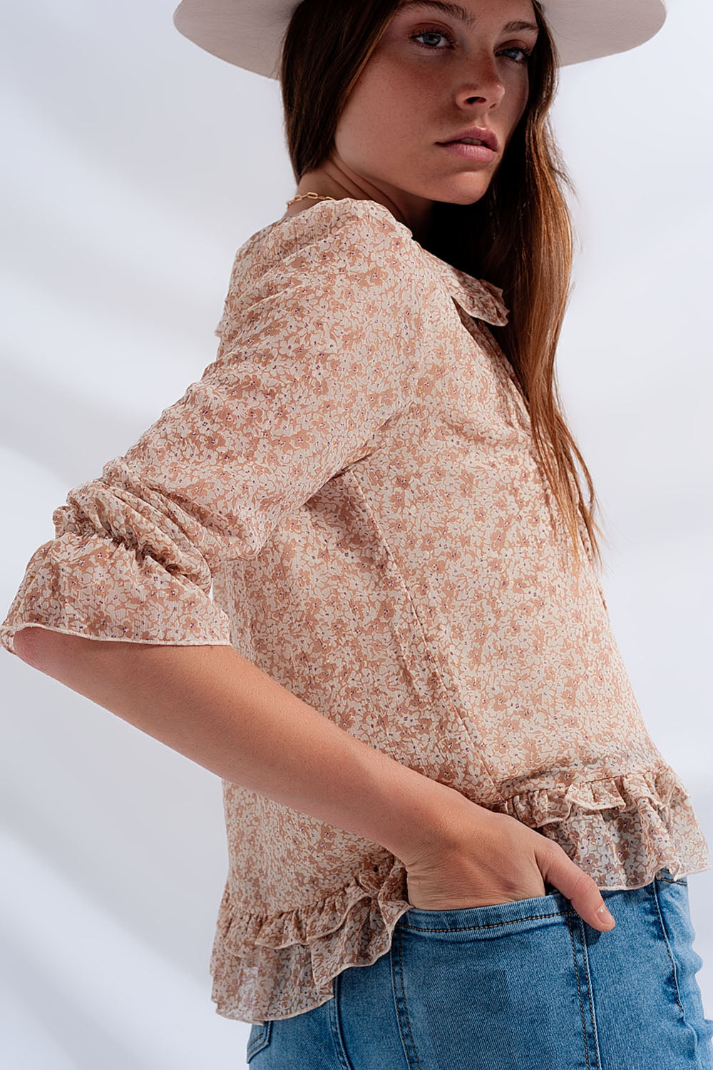 Blouse en mousseline avec lien sur le devant Imprimé à petites fleurs beige