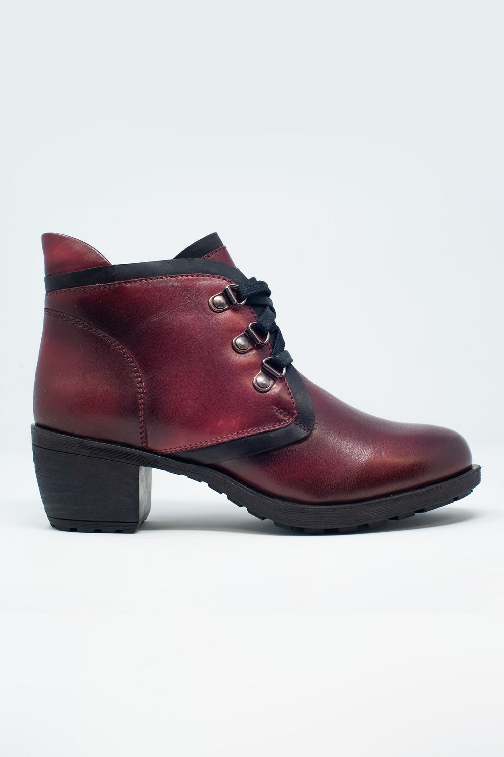 Q2 Bottes en cuir à lacets bordeaux