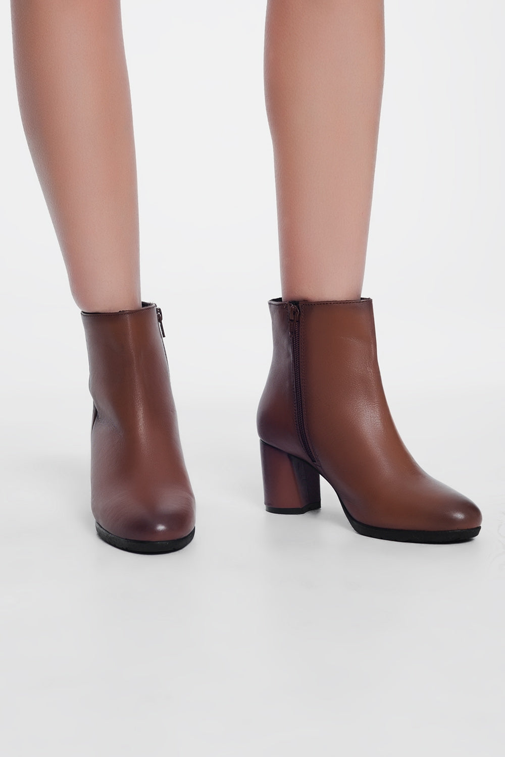 Bottines à talon mi-haut  Cuir marron