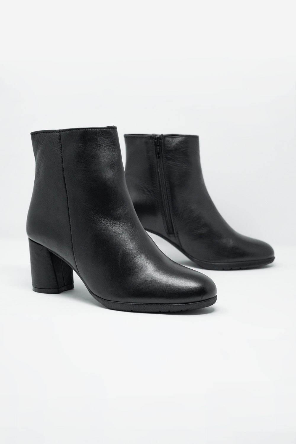 Bottines à talon mi-haut  Cuir noir