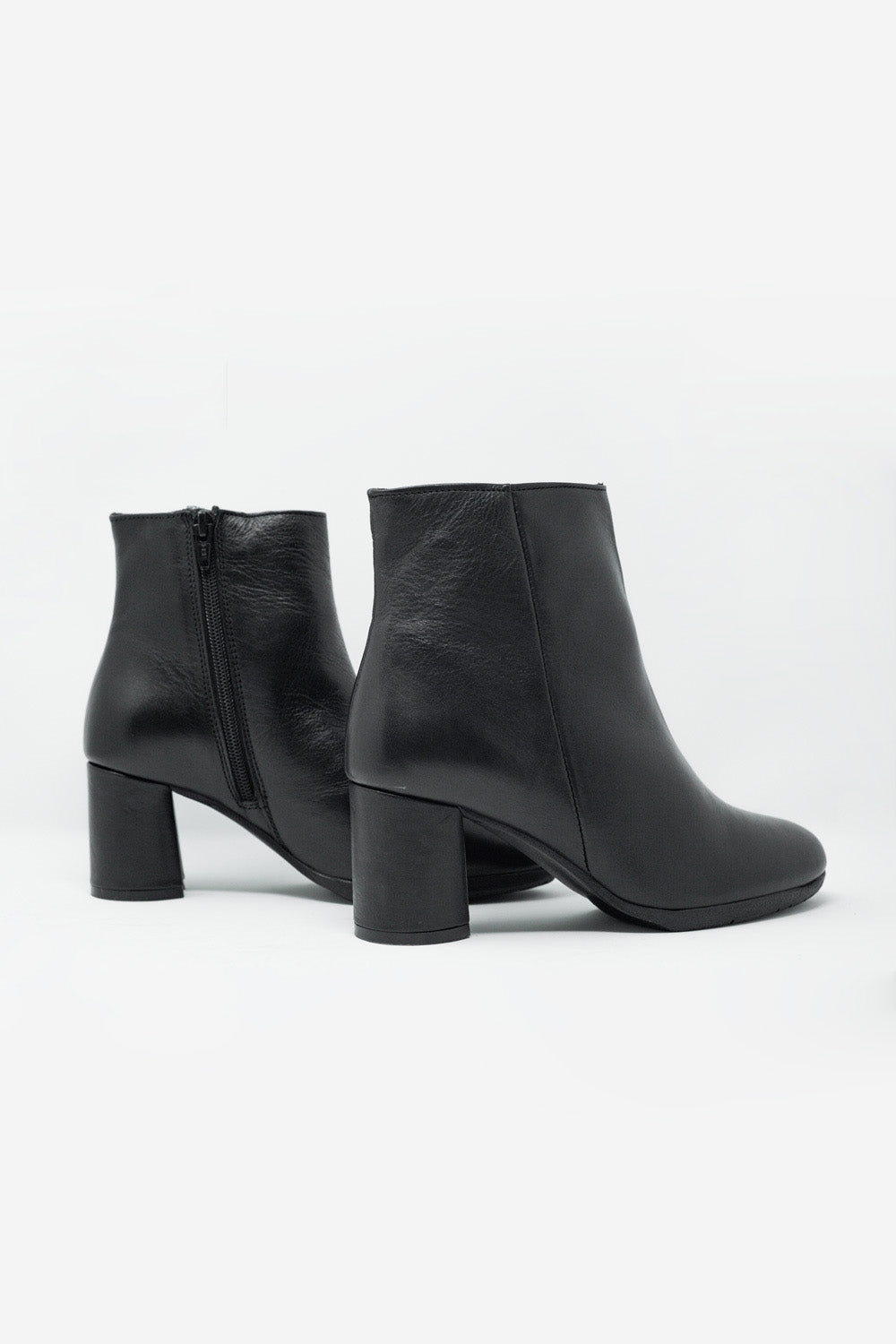 Bottines à talon mi-haut  Cuir noir