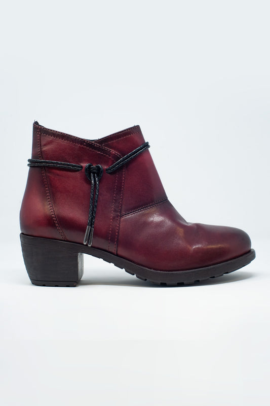 Q2 Bottines à talon moyen et à talon bordeaux à bout rond