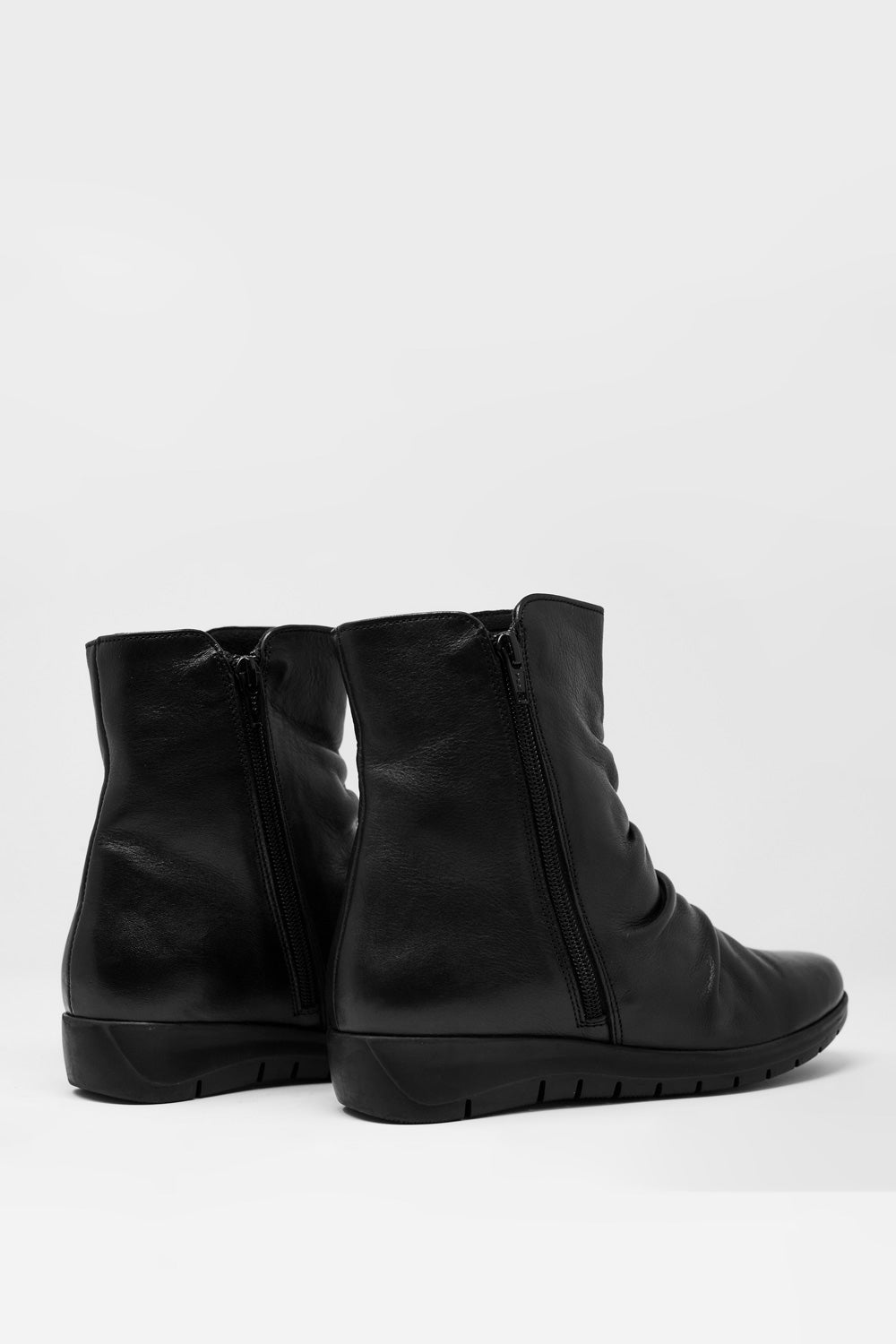 Bottines plates en cuir