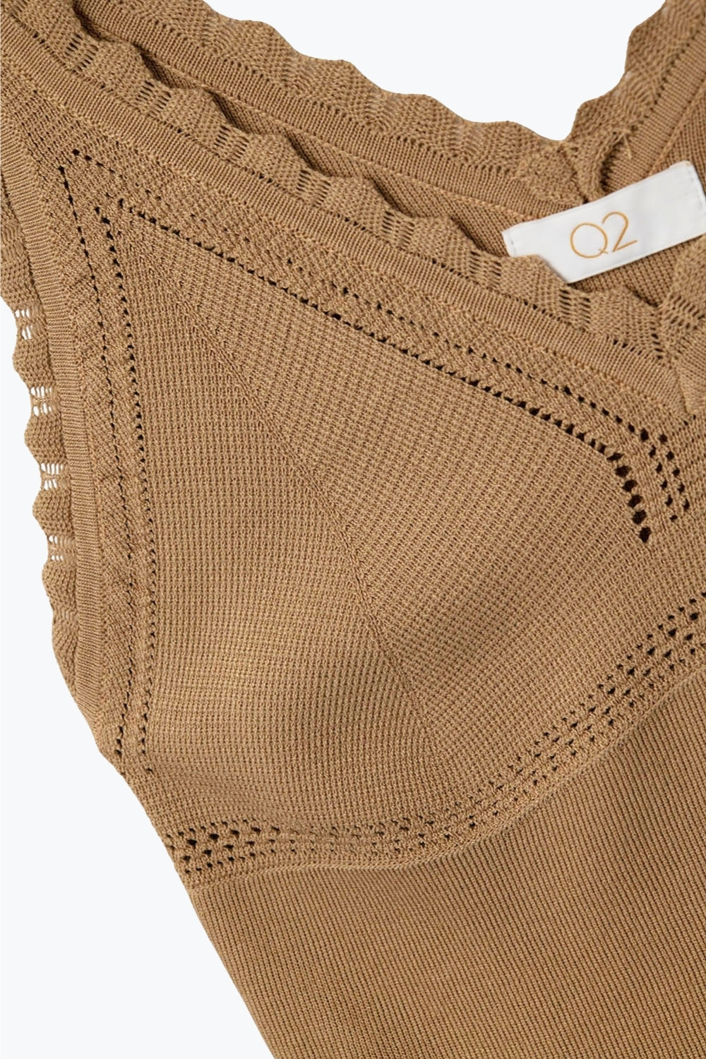 Camel - Top en maille côtelée avec col en V festonné