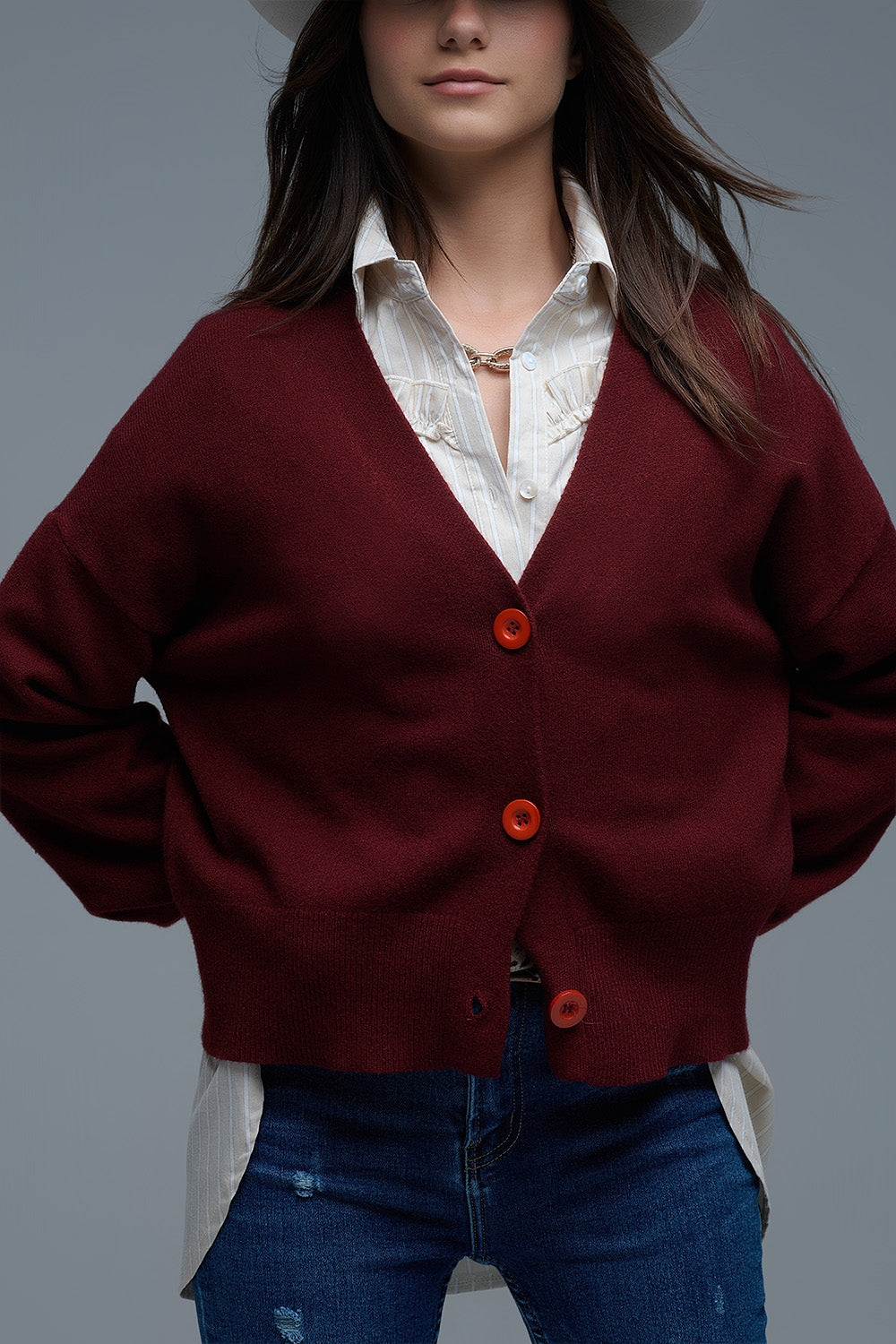 Cardigan basique à col en V et manches longues en bordeaux