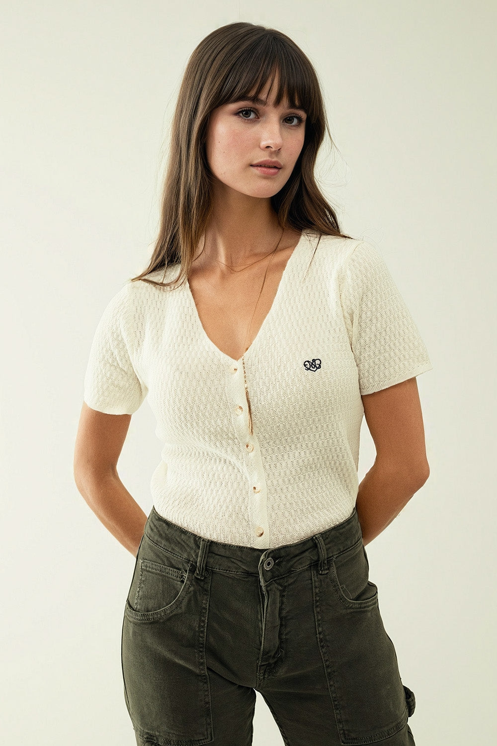 Q2 Cardigan blanc à manches courtes avec fermeture à bouton sur le devant