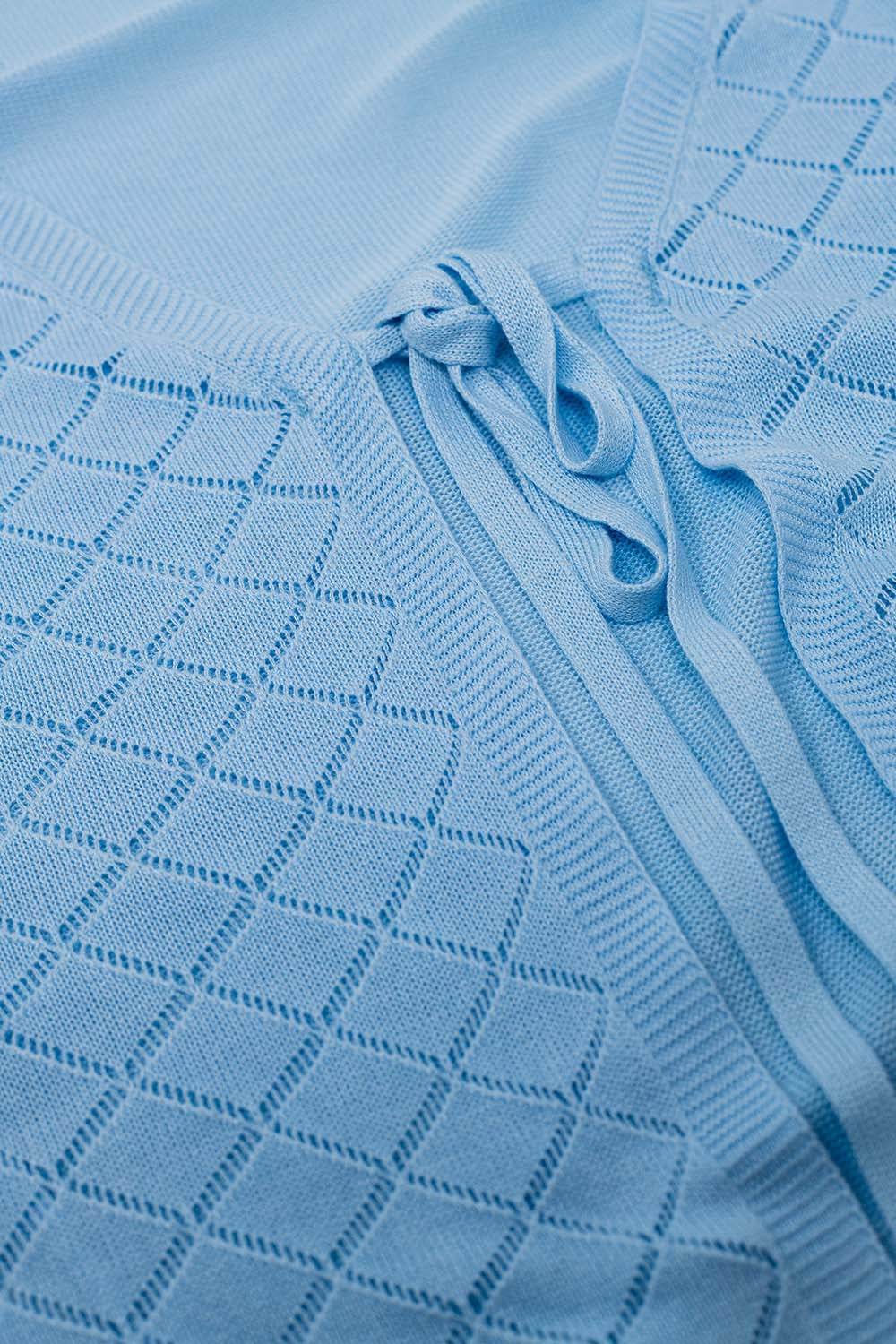 Cardigan bleu bébé avec imprimé Argyle et fermeture à cravate