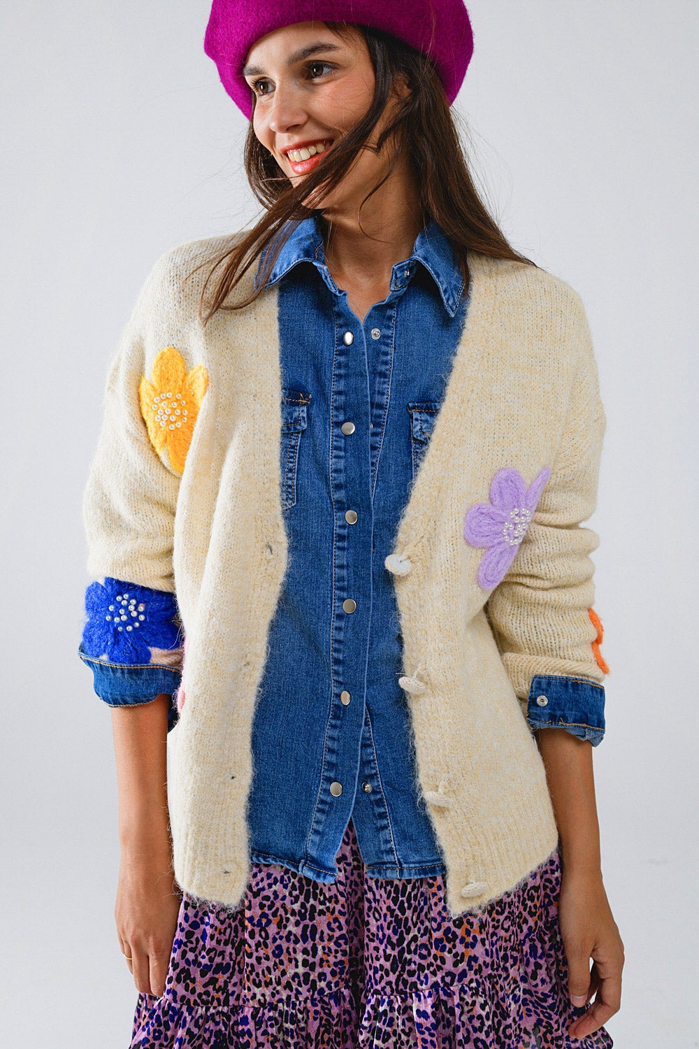 Cardigan crème avec fleurs brodées