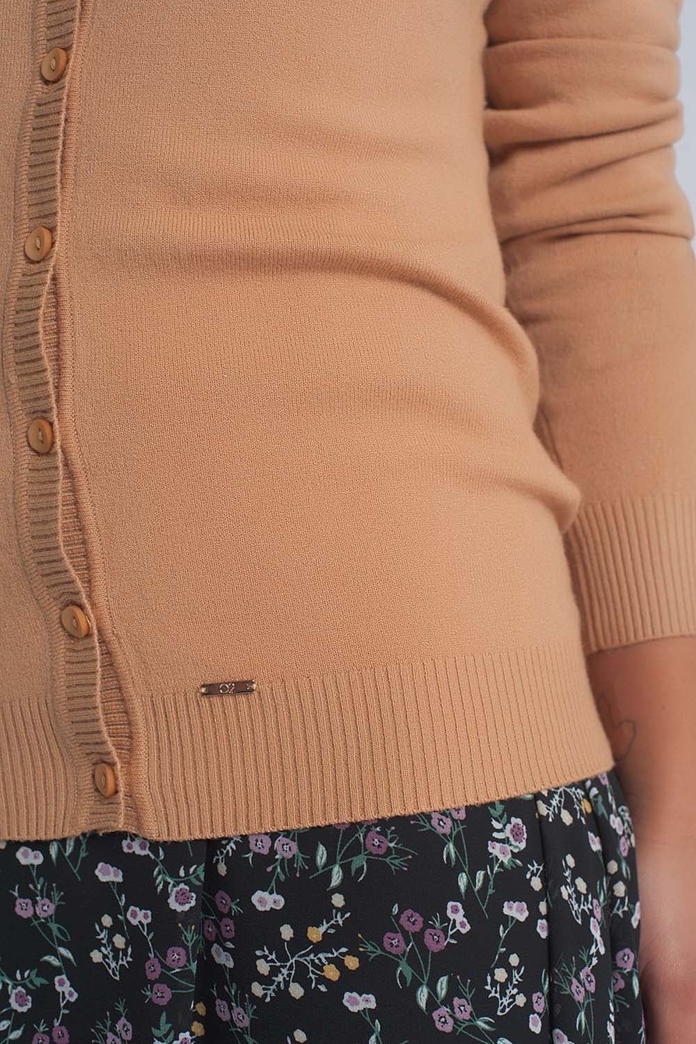 Cardigan en tricot croisé boutonné sur le devant en camel