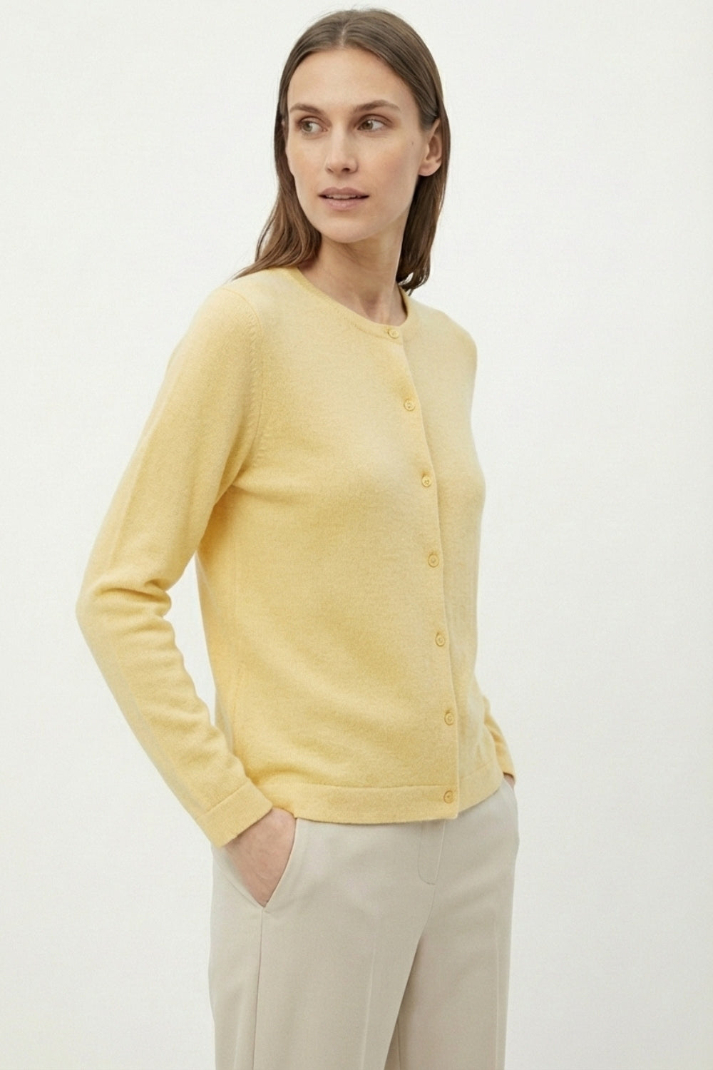 Cardigan jaune en tricot côtelé avec boutons en nacre
