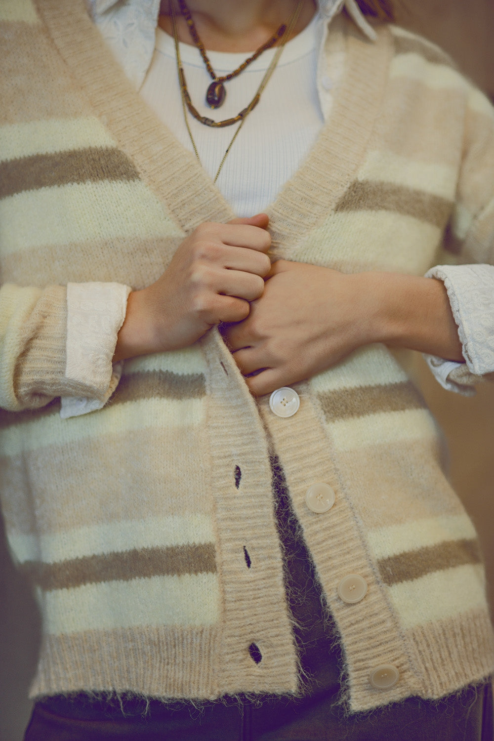 cardigan pelucheux rayé beige