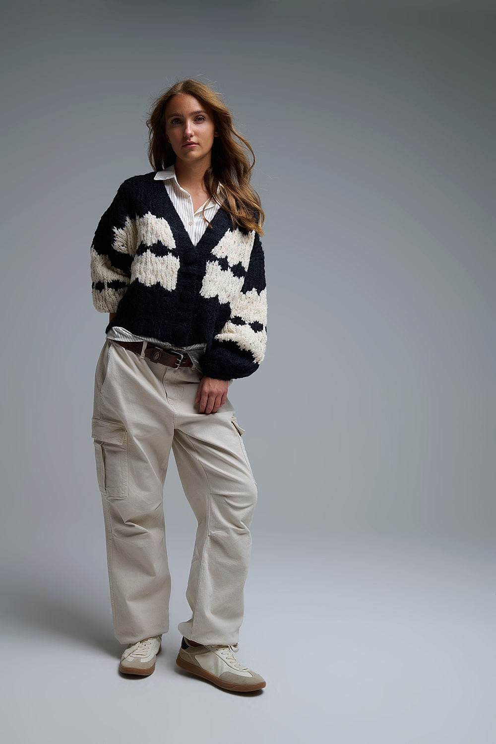 Cardigan rayé en tricot épais avec détails de paillettes en noir