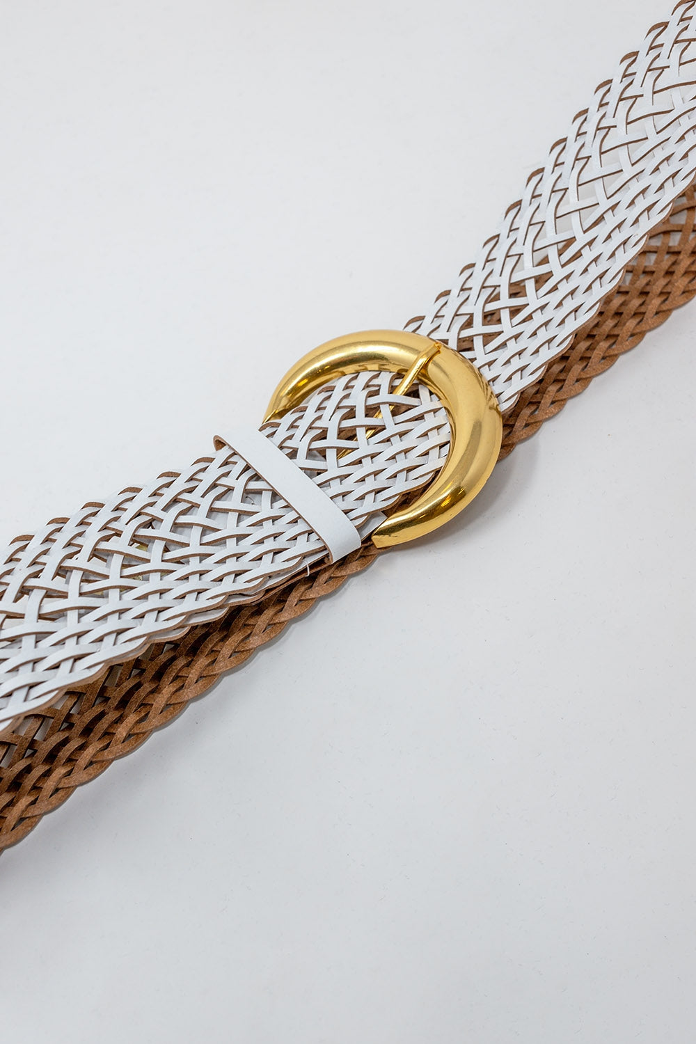 Ceinture Tressée en Simili-cuir avec Boucle Dorée en Blanc