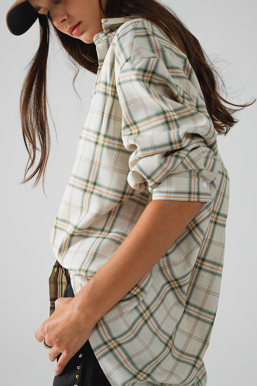 Chemise à carreaux avec ouverture au dos beige