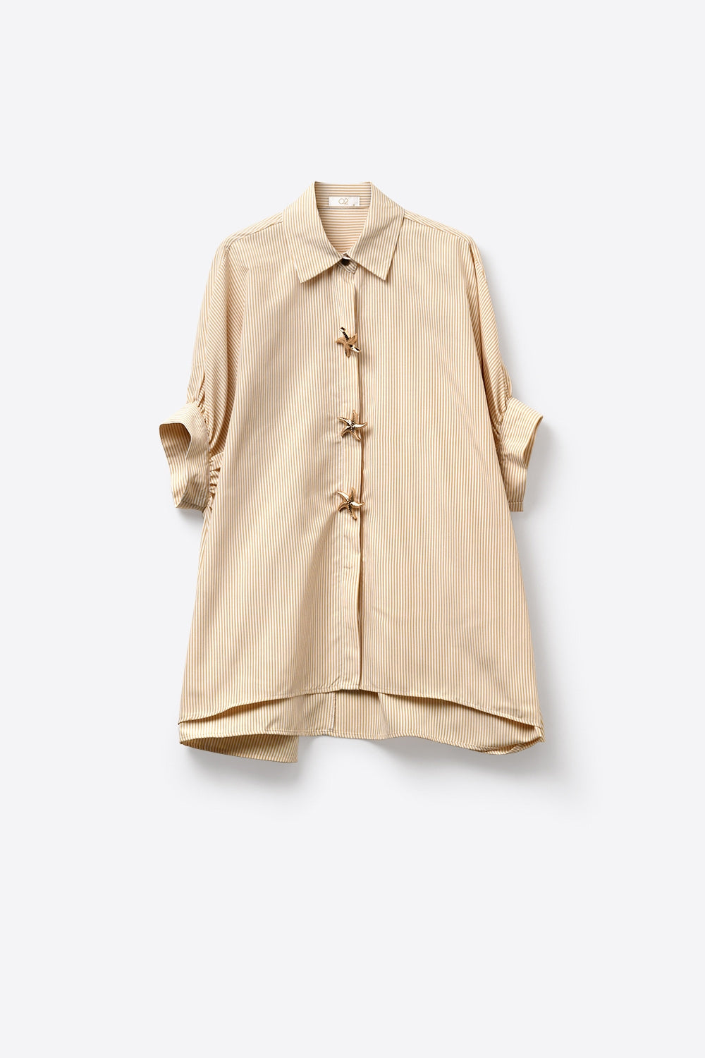 Chemise à coupe ample avec bouton étoile rayée en beige