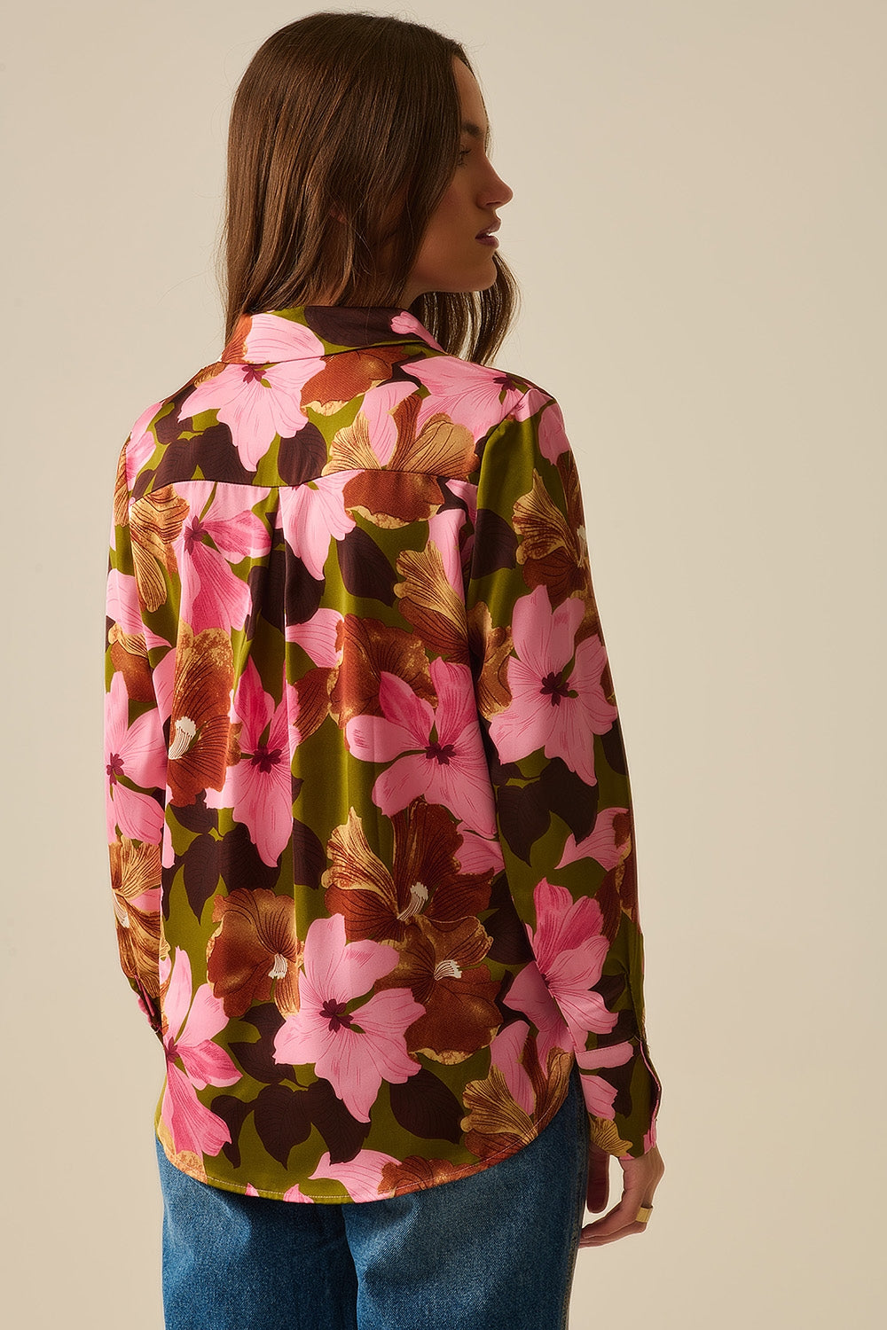 Chemise à fleurs tropicales en satin vert olive