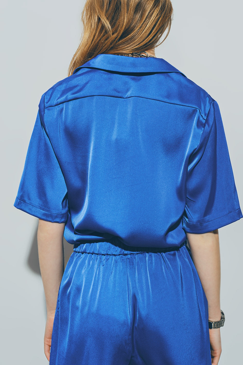 Chemise à Manches Courtes en Satin Bleu