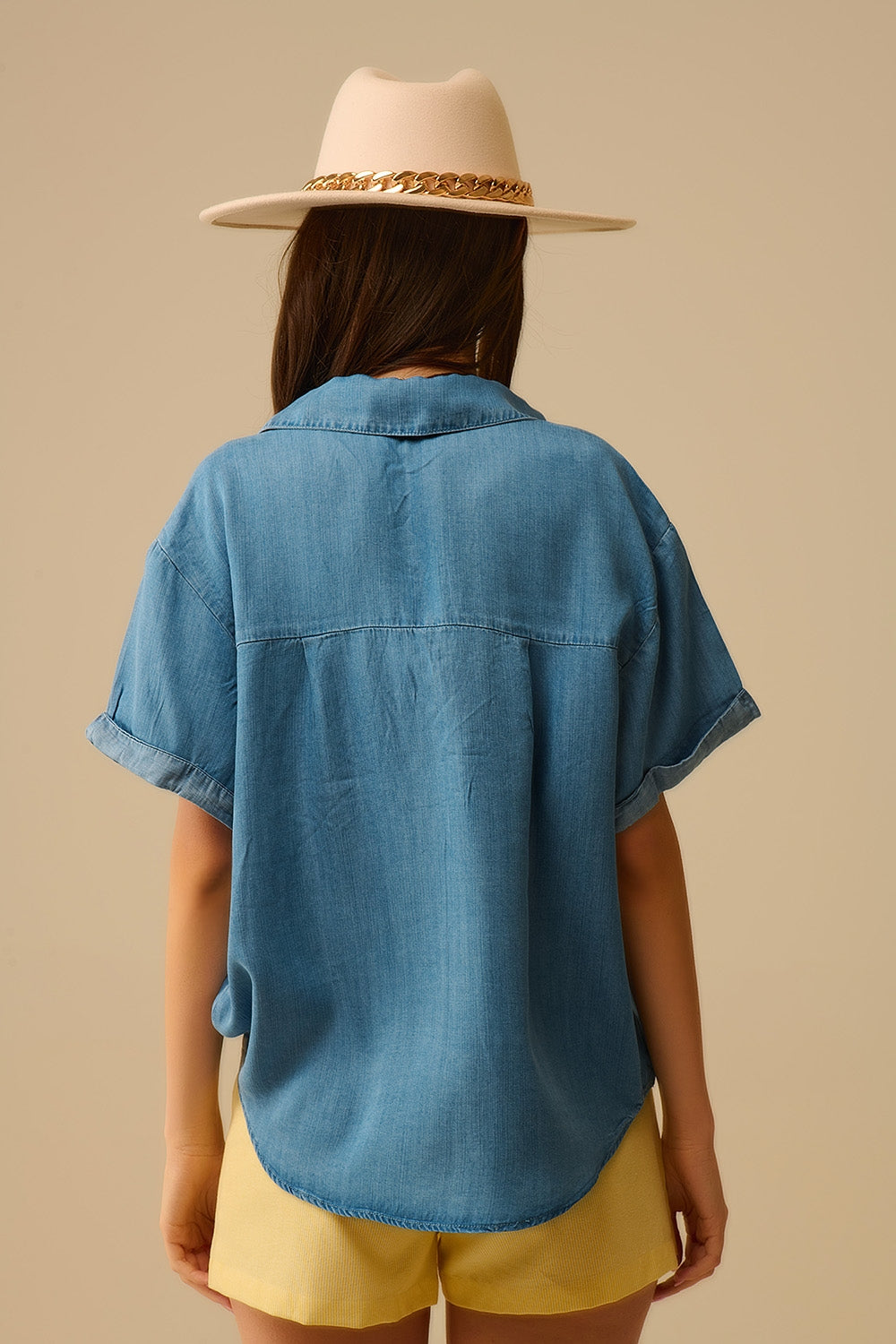 Chemise à manches courtes en tencel avec poche poitrine en bleu