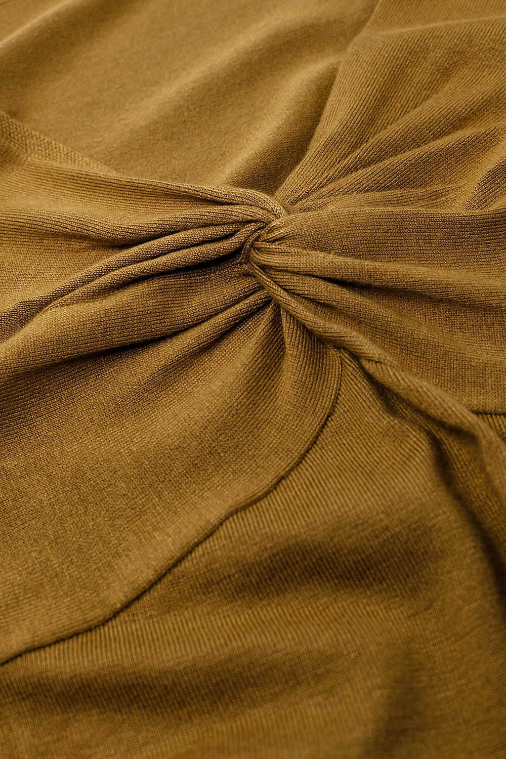 Chemise à manches longues col en V et détails de nœuds Beige