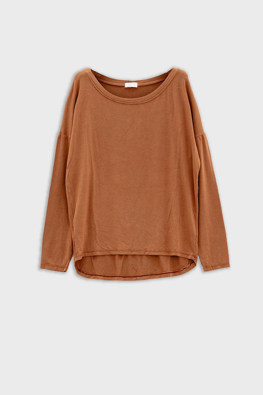Q2 Chemise à manches longues en modal col bateau couleur camel