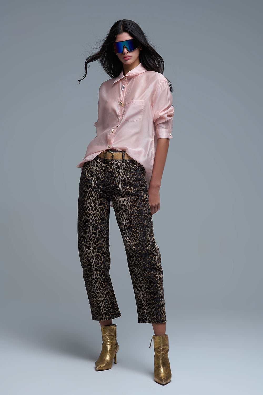 Chemise ample en soie avec médaillon de boutons en rose