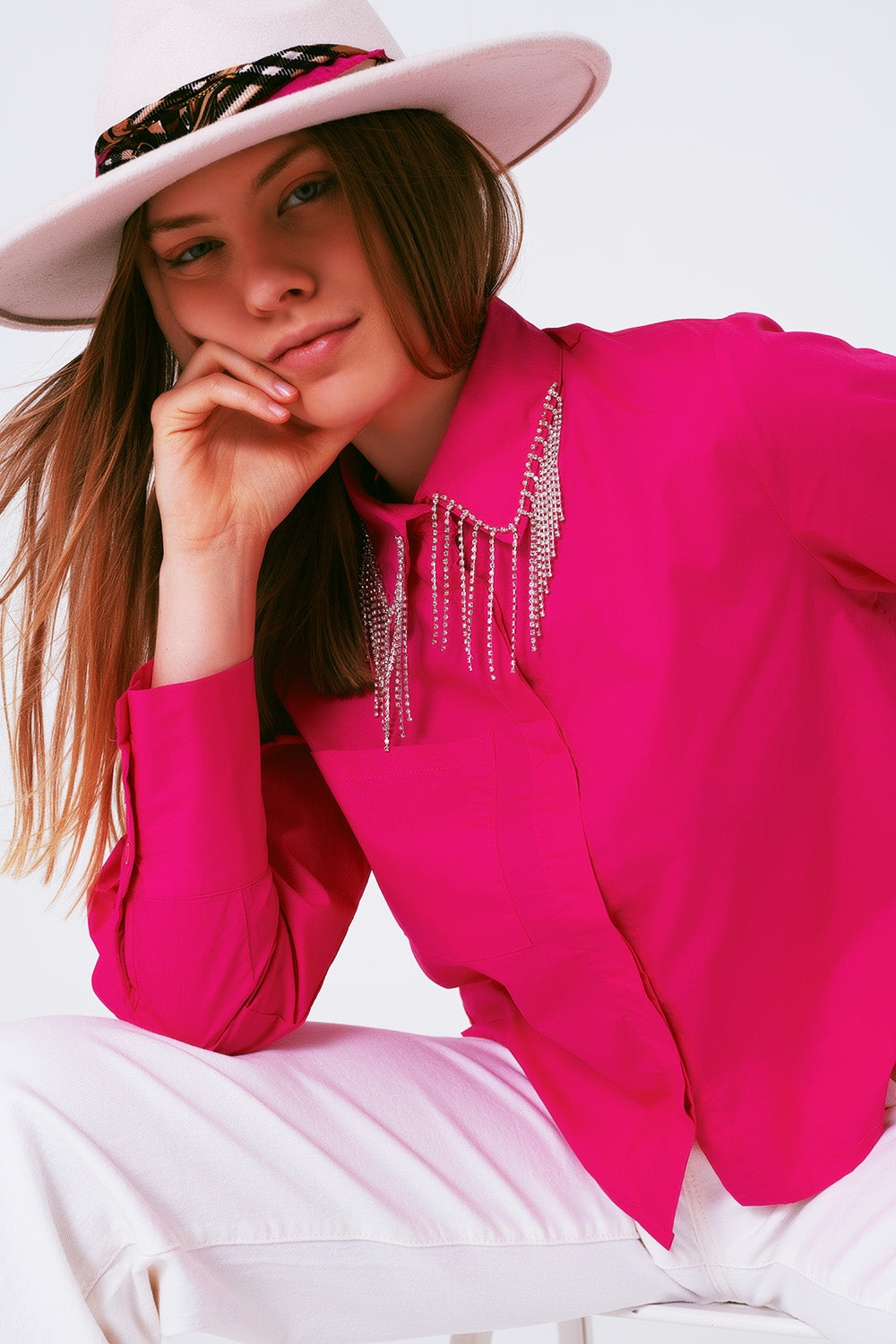 Chemise avec col à franges et strass en fuxia