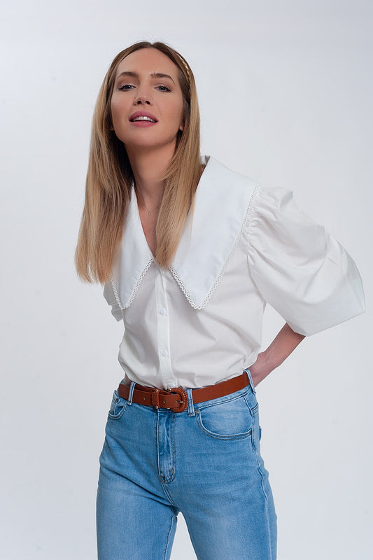 Q2 Chemise blanc à col extra large