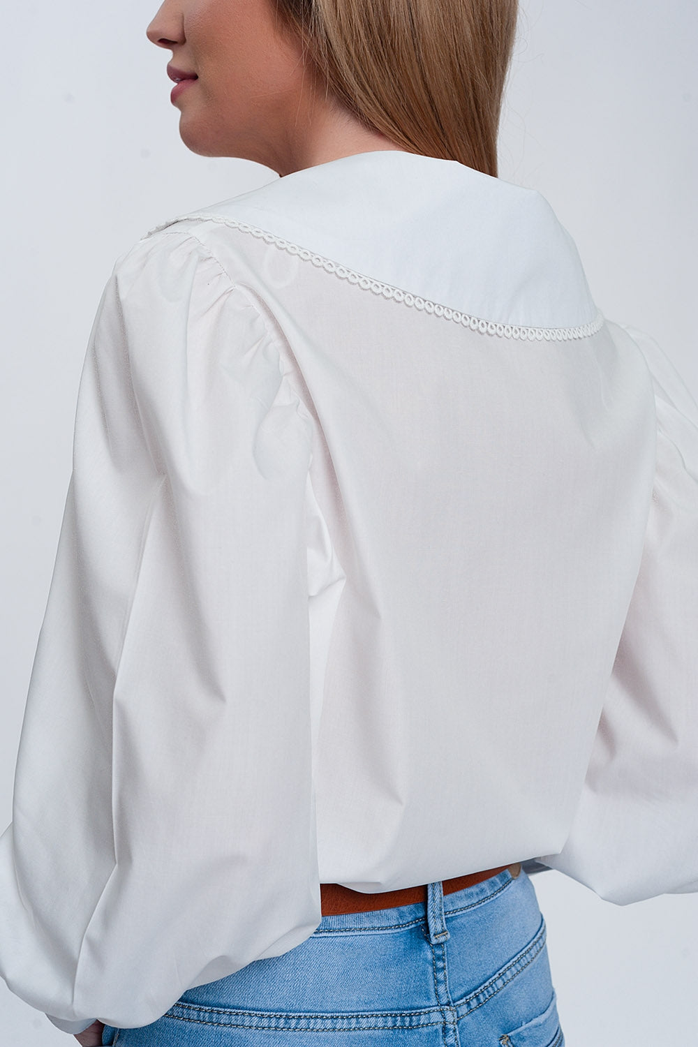 Chemise blanc à col extra large
