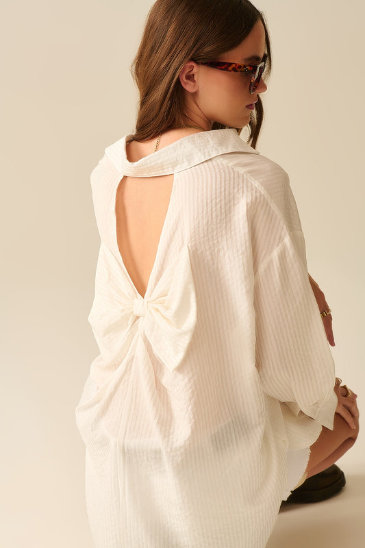 Q2 chemise blanche surdimensionnée avec nœud dans le dos