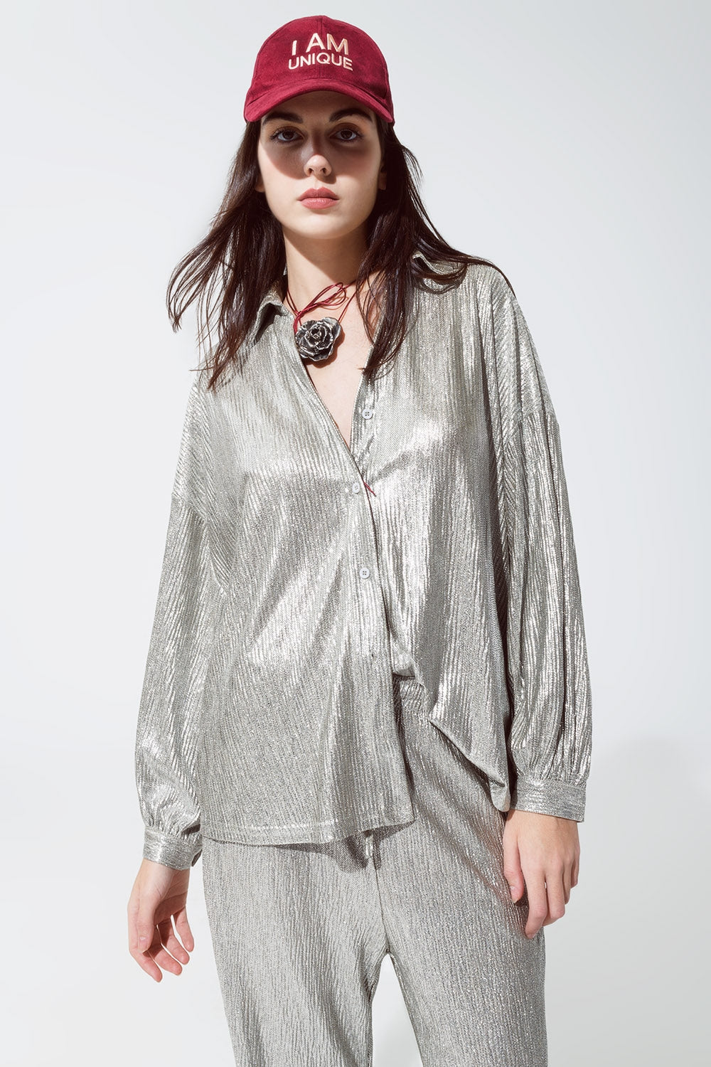 Q2 Chemise boutonnée à la coupe décontractée et aux manches ballon en argent